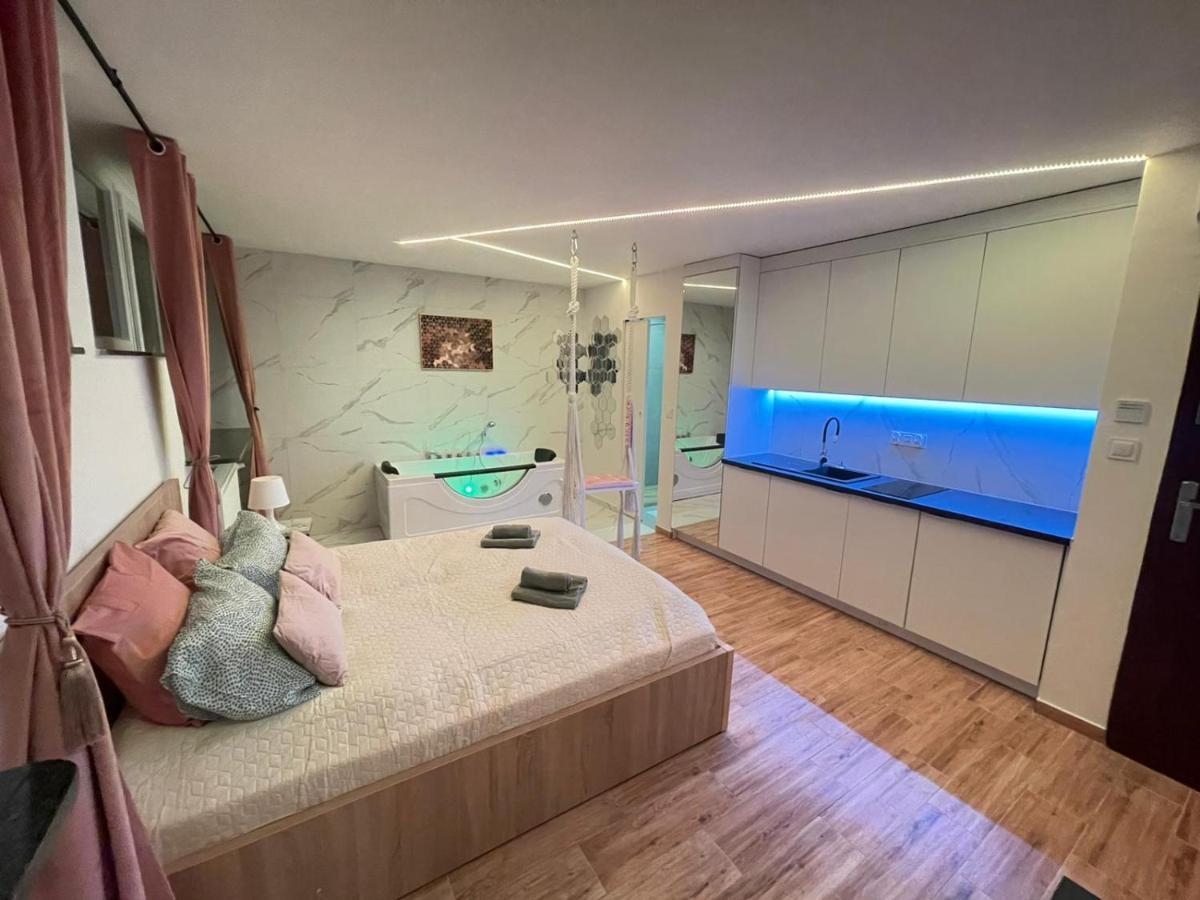 Yourapart Jacuzzi Przy Zamku Krolewskim Varšava Exteriér fotografie
