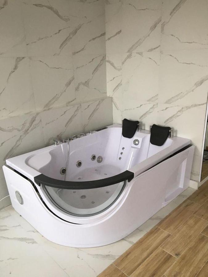 Yourapart Jacuzzi Przy Zamku Krolewskim Varšava Exteriér fotografie